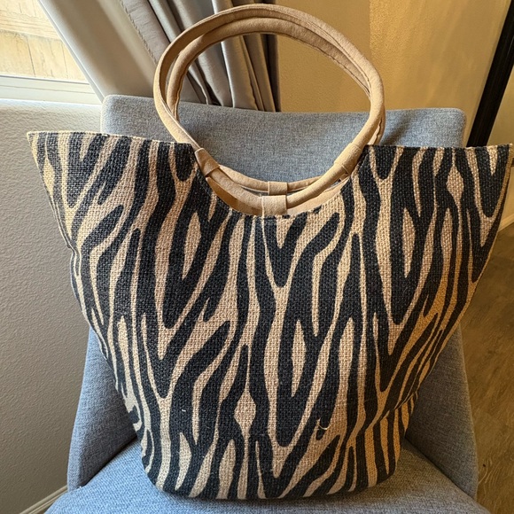 NWT America and Beyond Zebra Jute Tote - Picture 2 of 8